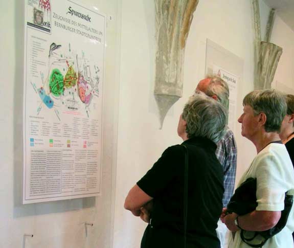 webartikel_projektchor-bernburg_spuren-gotik_19.06.2008_ausstellung.jpg