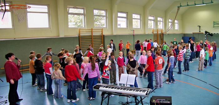 tag-des-singens_goethe-schule_02.10.2009-panorama_gross.jpg